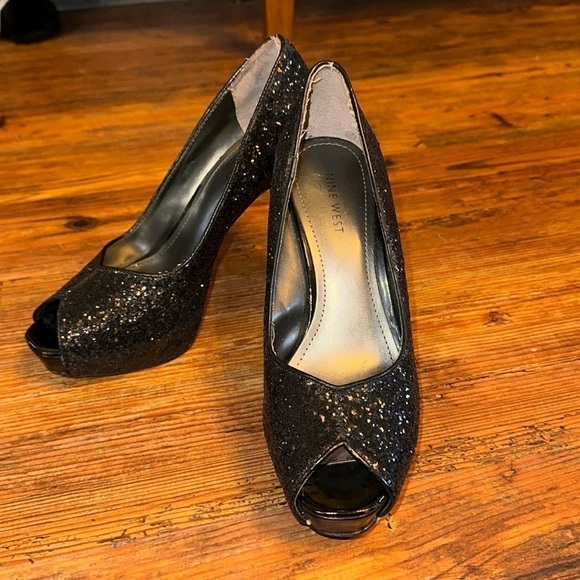 Nine West sequenced black heels! - Picture 1 of 5